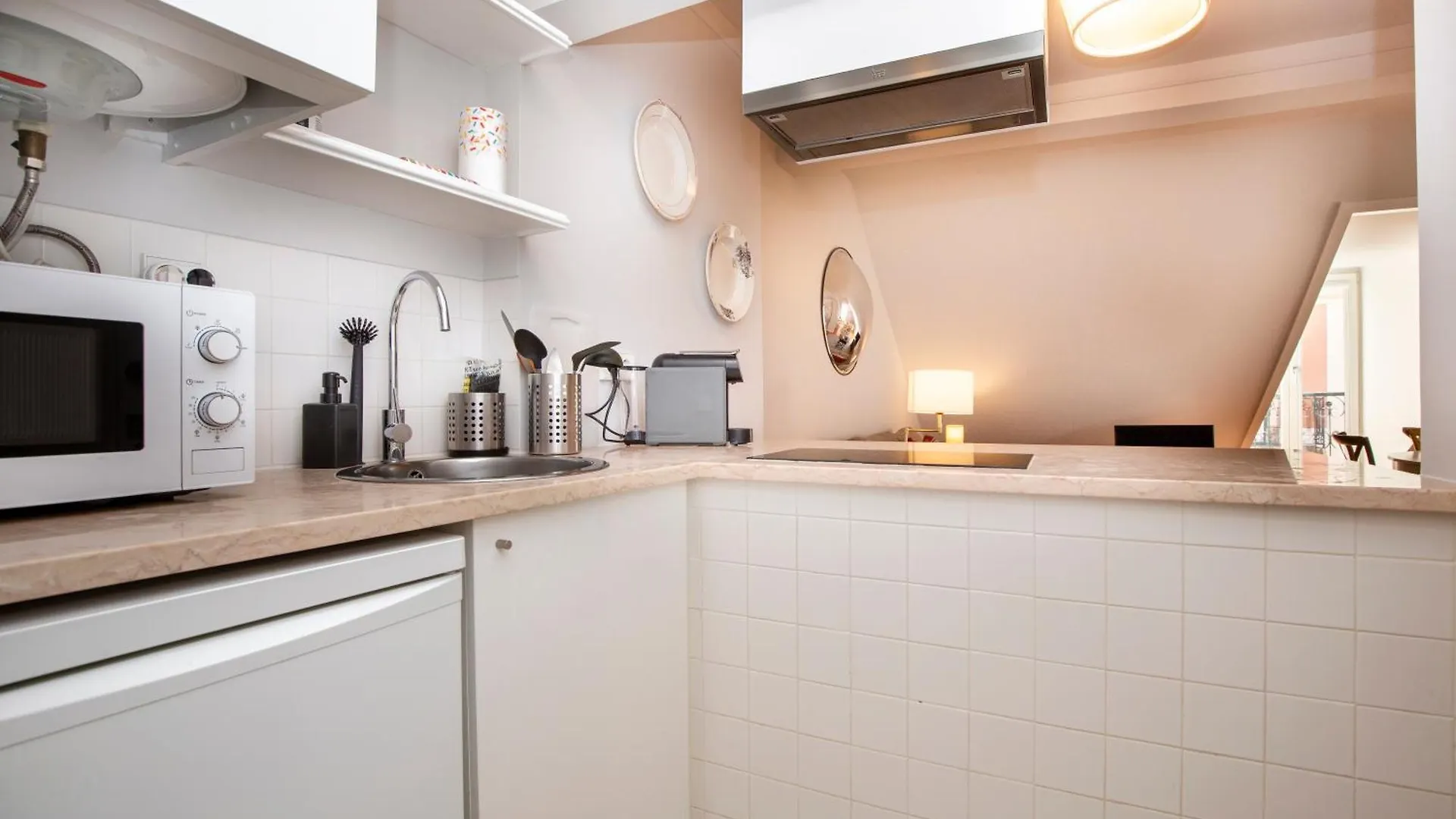 Live Like A Local @ Casa Da Esquina - Wifi & A/C Apartamento Lisboa 0*,